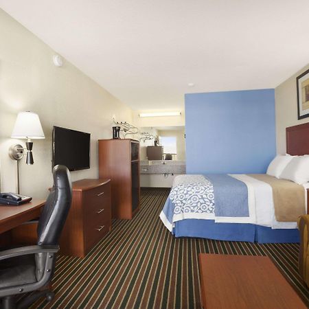 Days Inn By Wyndham Champaign/Urbana Exterior photo