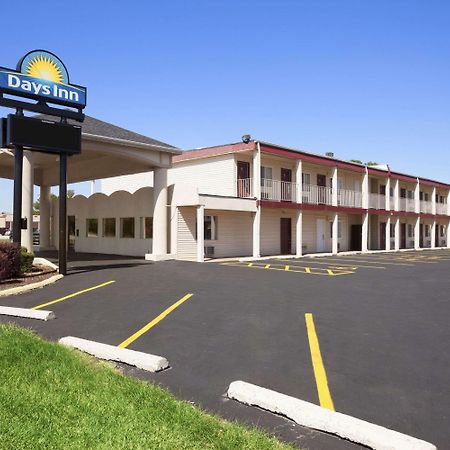 Days Inn By Wyndham Champaign/Urbana Exterior photo