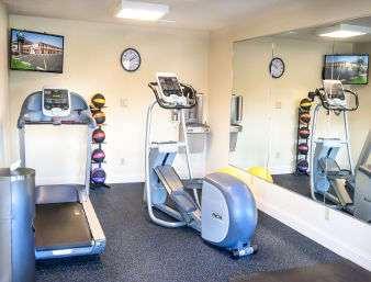 Days Inn By Wyndham Champaign/Urbana Facilities photo