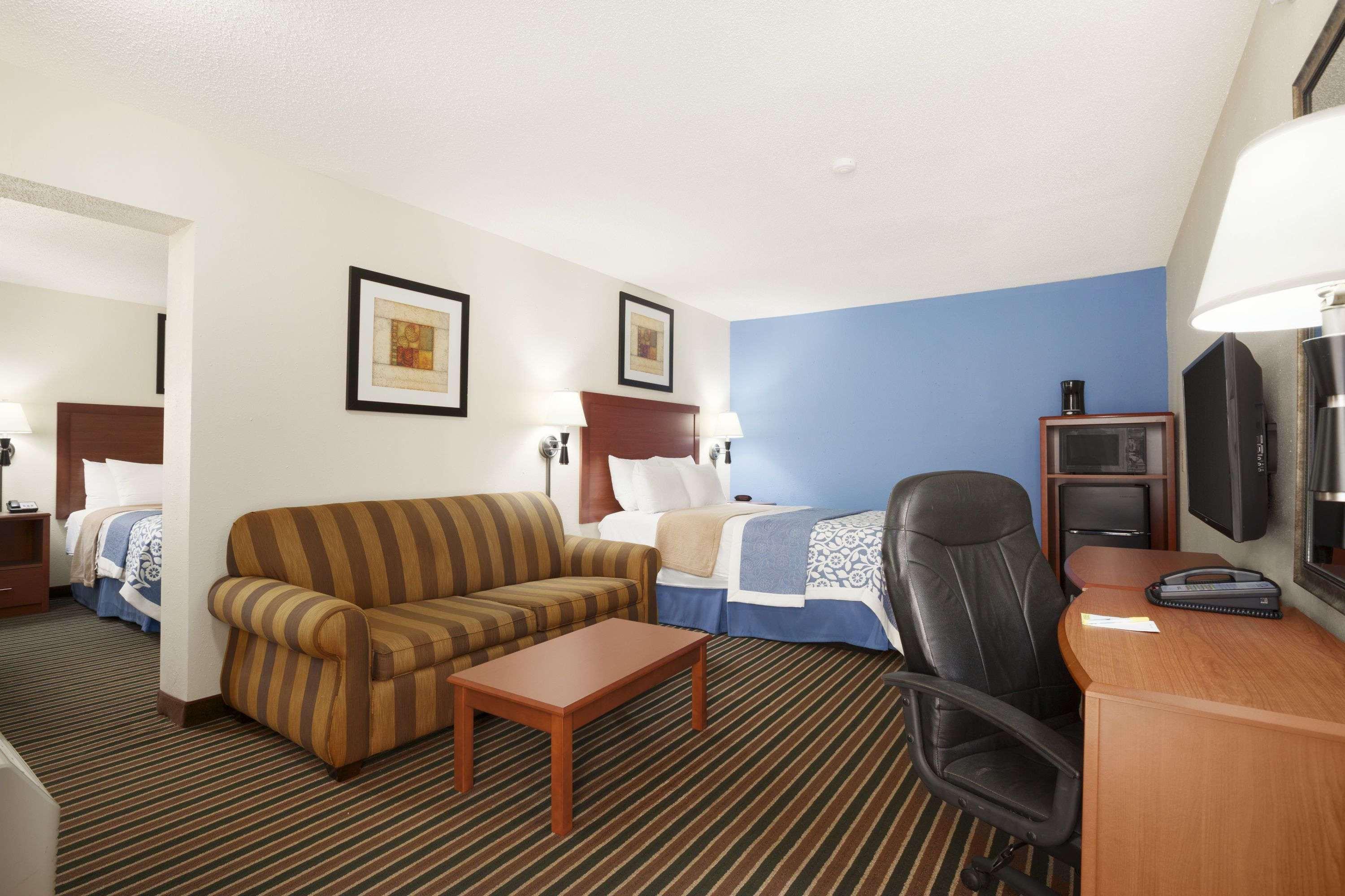 Days Inn By Wyndham Champaign/Urbana Exterior photo